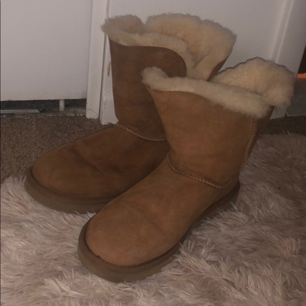 UGG